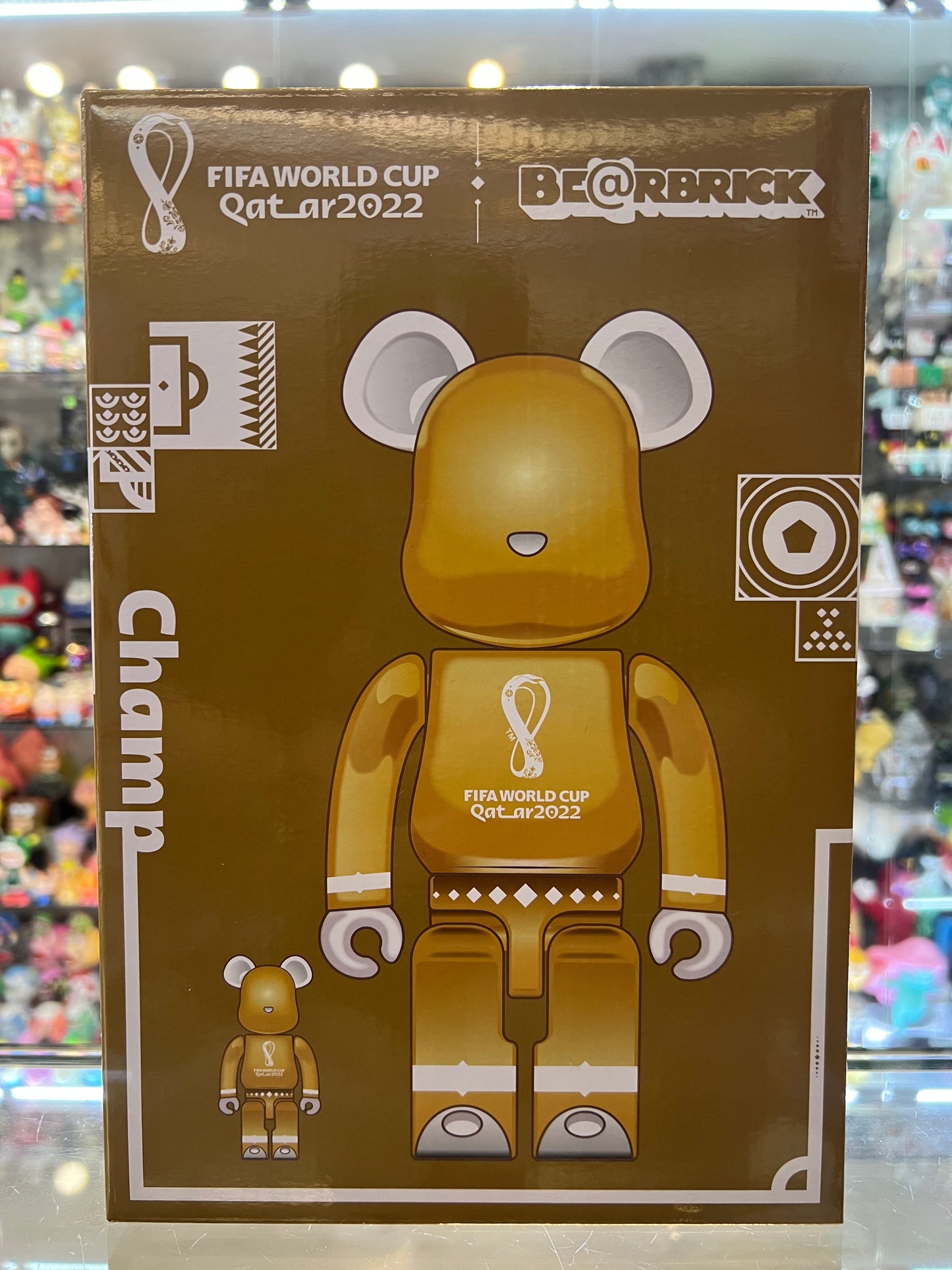 MEDICOM TOY BEARBRICK 100+400% FIFA WORLD CUP QATAR 2022 GOLD