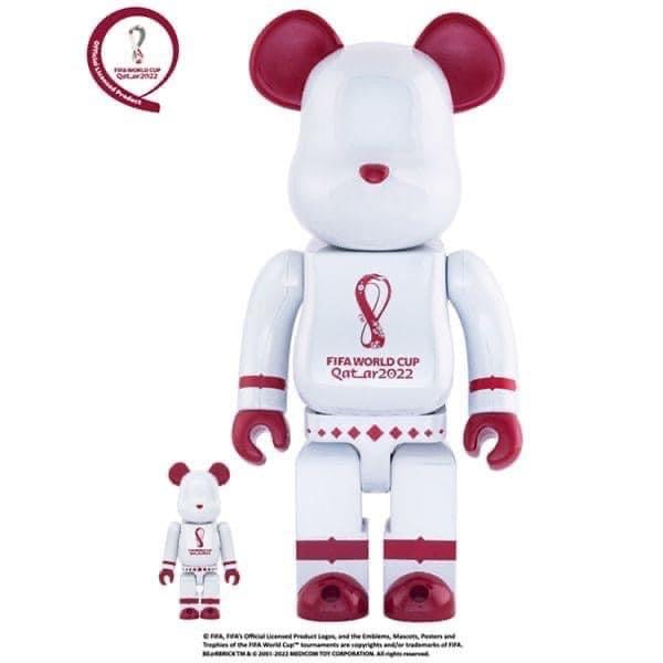 MEDICOM TOY BEARBRICK 100+400% FIFA WORLD CUP QATAR 2022 WHITE CHROME