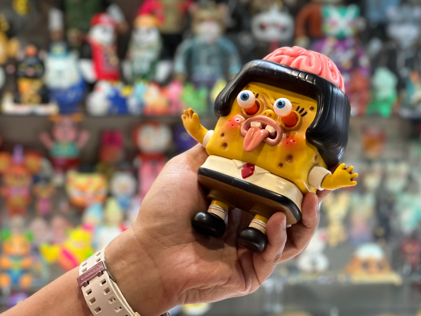 Unbox Industries x SpongeBob x Fok Queenie SPONGE Q